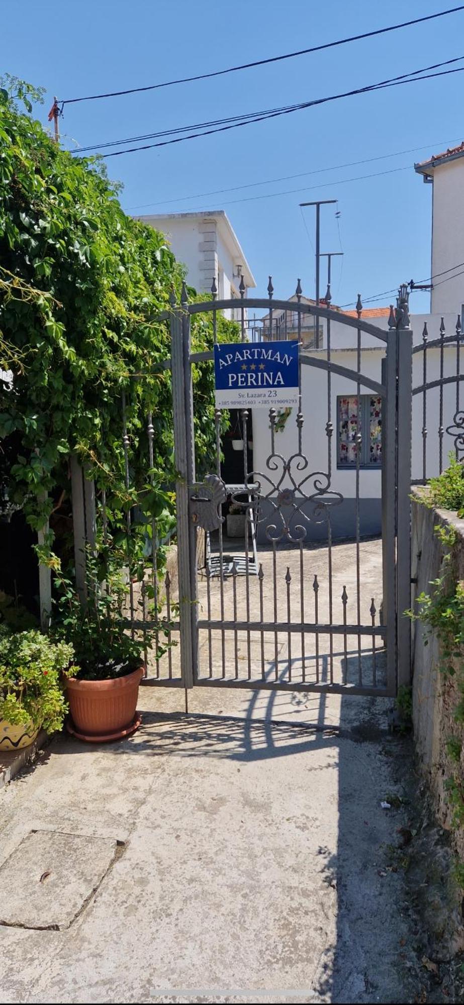 Apartman Perina Трогір Екстер'єр фото