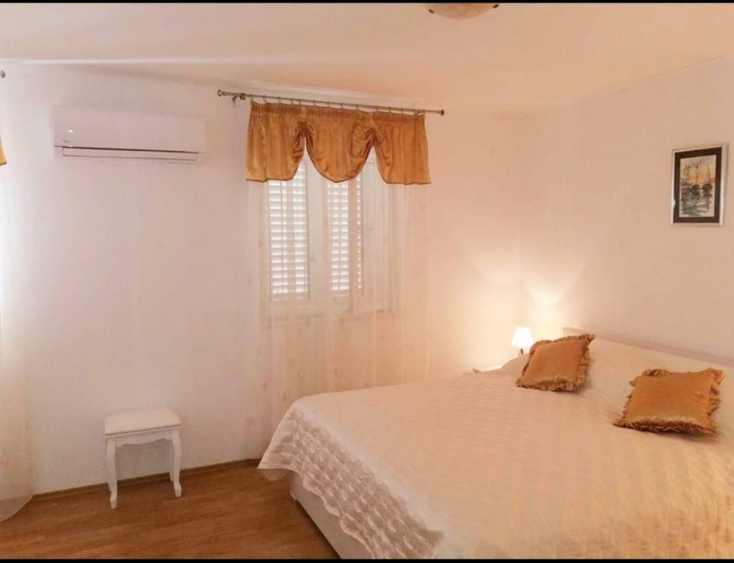 Apartman Perina Трогір Екстер'єр фото
